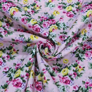 Tela estampada romántica fondo rosa flores amarillas