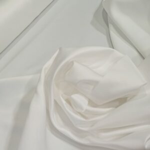 Tela Mikado/Raso blanco roto